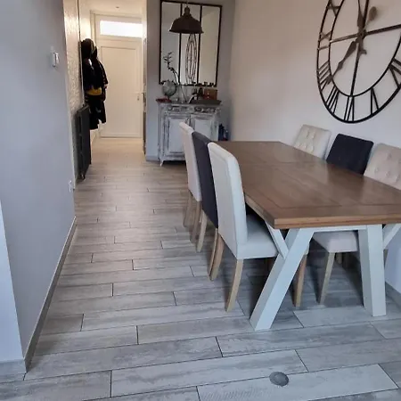 Maison Saint Pavin Ferienhaus *