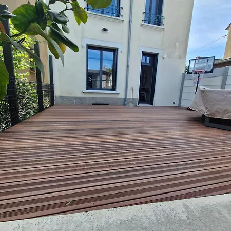 Maison Saint Pavin Ferienhaus *